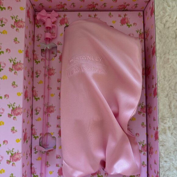 LoveShackFancy x Stanley 20 oz Quencher H.20 Tumbler BNIB - Picture 6 of 7